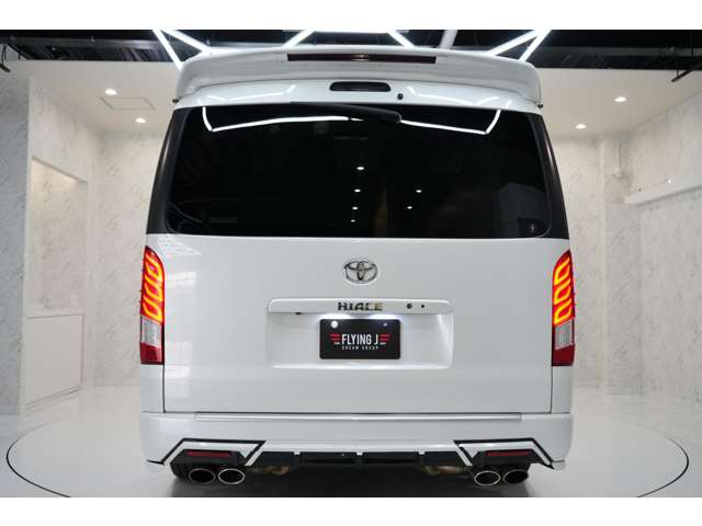 Toyota Hiace 8