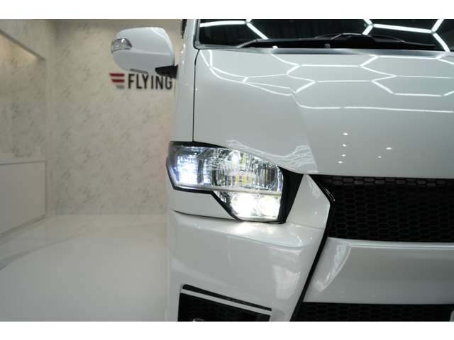 Toyota Hiace 9