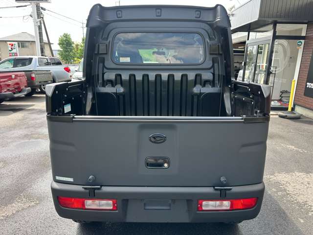 Daihatsu Hijet Deck Van 7