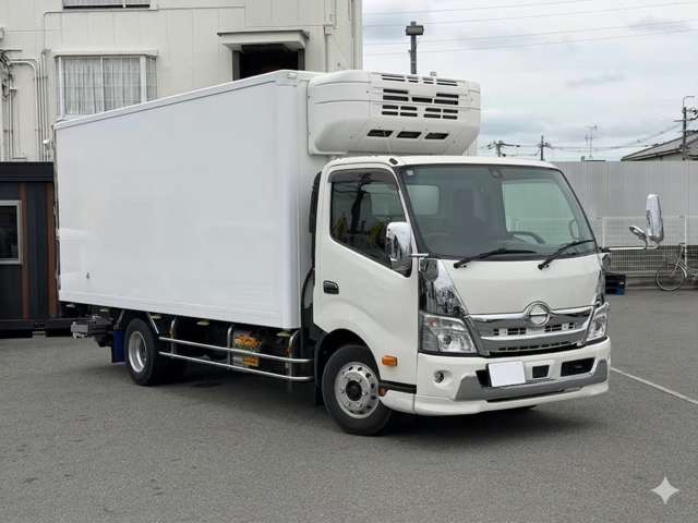 Hino Dutro 3