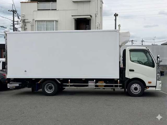 Hino Dutro 6