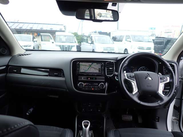 Mitsubishi Outlander PHEV 8