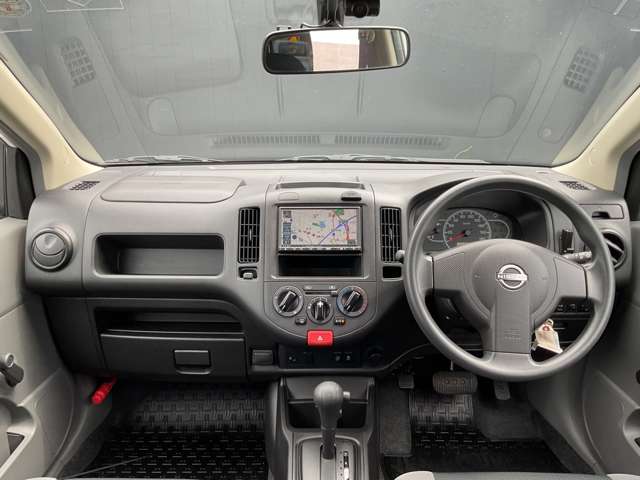 Nissan AD 4