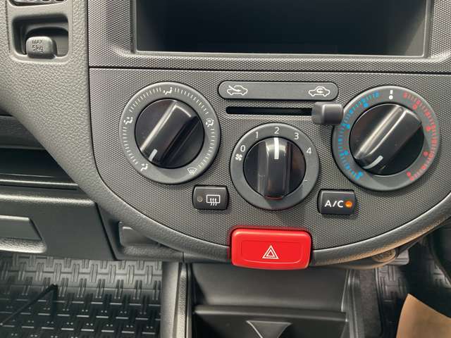 Nissan AD 9