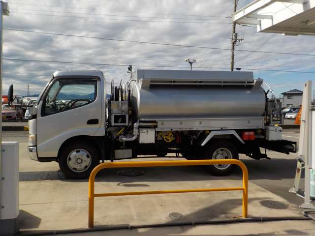 Hino Dutro 12