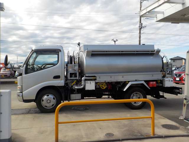 Hino Dutro 2
