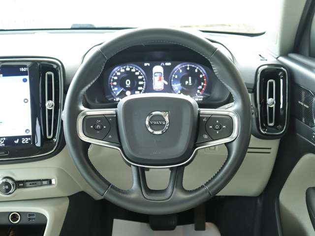 Volvo XC40 12