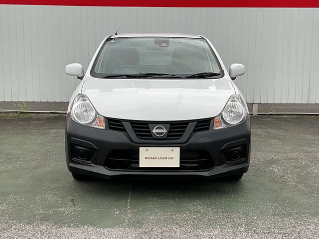 Nissan AD 5