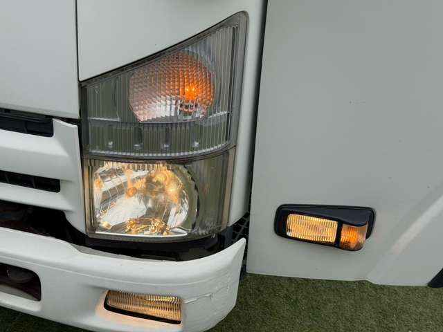 Isuzu Elf 11