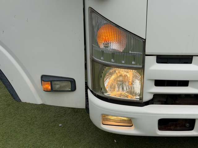 Isuzu Elf 10
