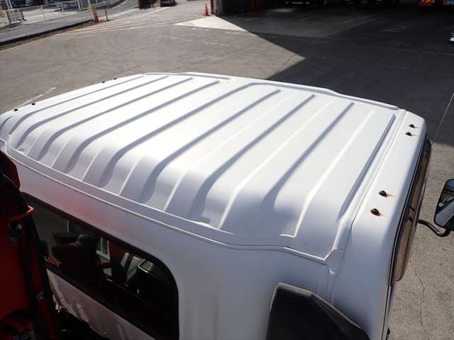 Isuzu Elf 12