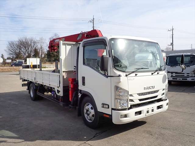 Isuzu Elf 3