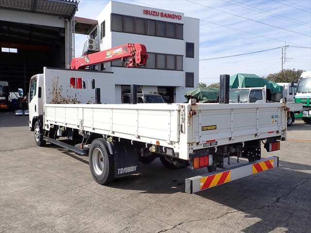 Isuzu Elf 4