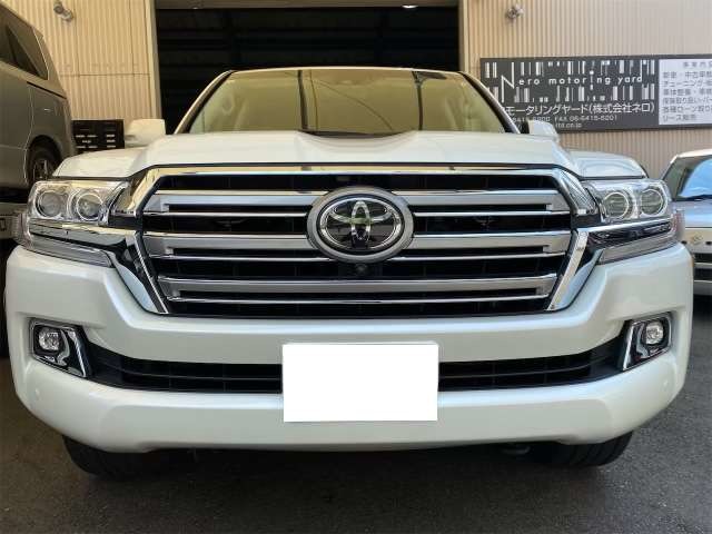 Toyota Land Cruiser 200 7