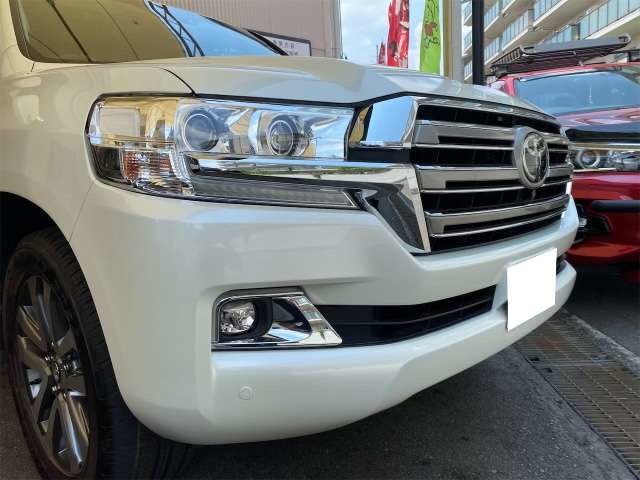 Toyota Land Cruiser 200 8