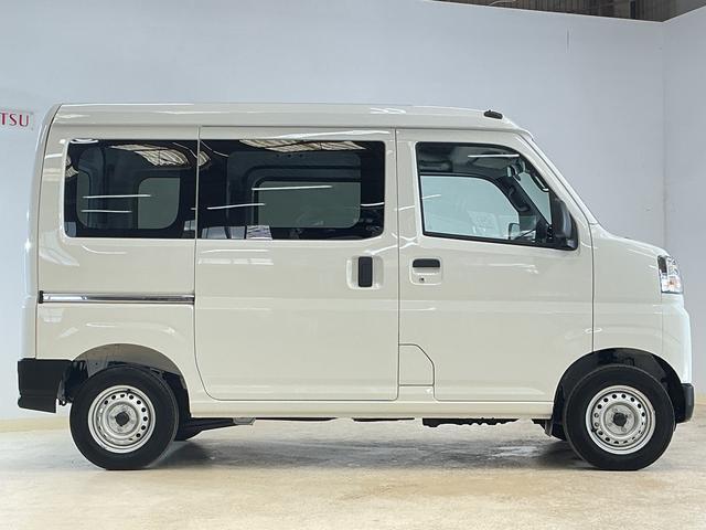 Daihatsu Hijet Cargo 12