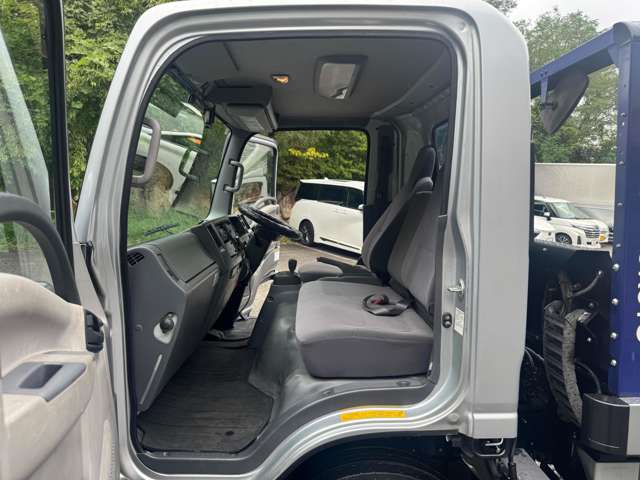 Isuzu Elf 12