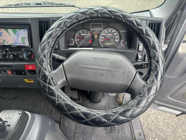 Isuzu Elf 4