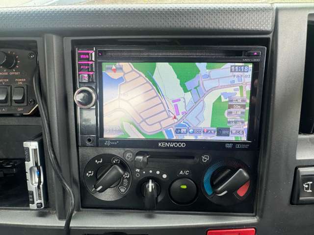 Isuzu Elf 7