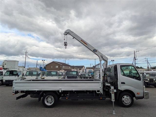 Hino Dutro 8