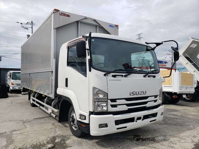 Isuzu Forward 4