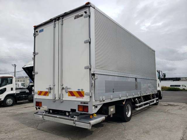 Isuzu Forward 9
