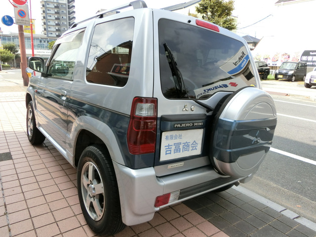 Mitsubishi Pajero Mini 10