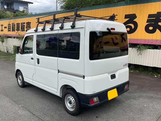 Daihatsu Hijet Cargo 3