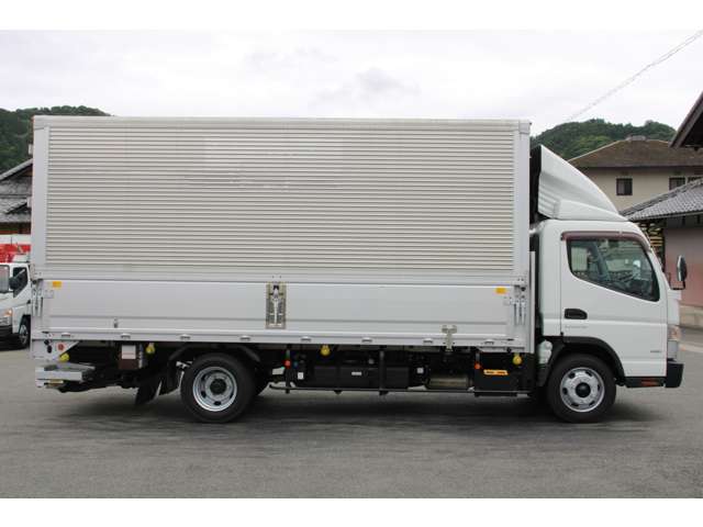Mitsubishi Fuso Canter 11