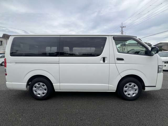 Toyota Hiace Van 12
