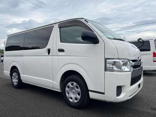 Toyota Hiace Van 5