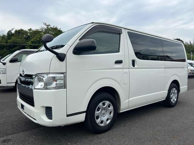 Toyota Hiace Van 7