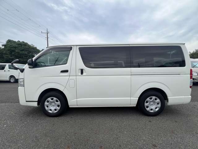 Toyota Hiace Van 8