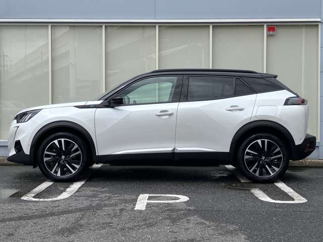 Peugeot SUV e-2008 7