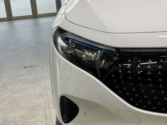 Mercedes-Benz EQB 9
