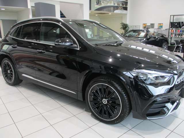 Mercedes-Benz GLA-Class 4