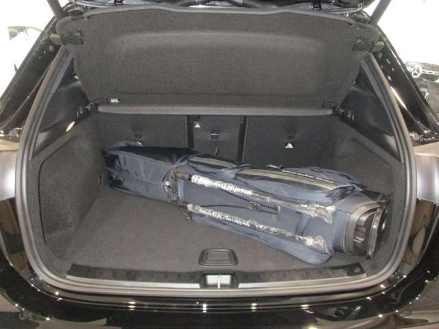 Mercedes-Benz GLA-Class 8