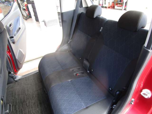 Mitsubishi eK X 12