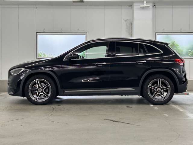 Mercedes-Benz GLA-Class 4