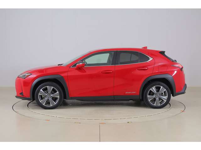 Lexus UX300e 3