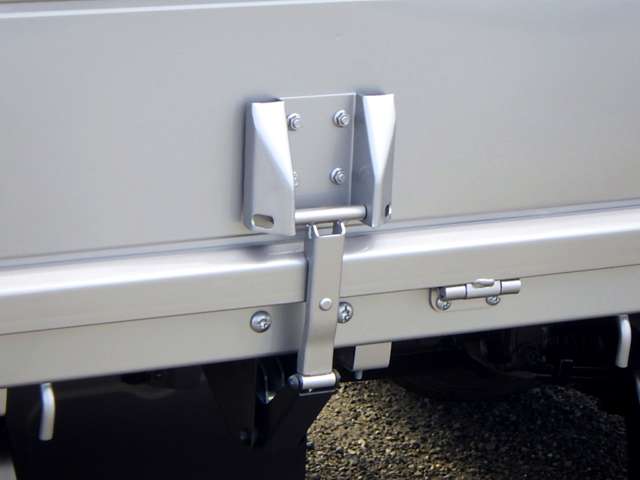 Mitsubishi Fuso Canter 9