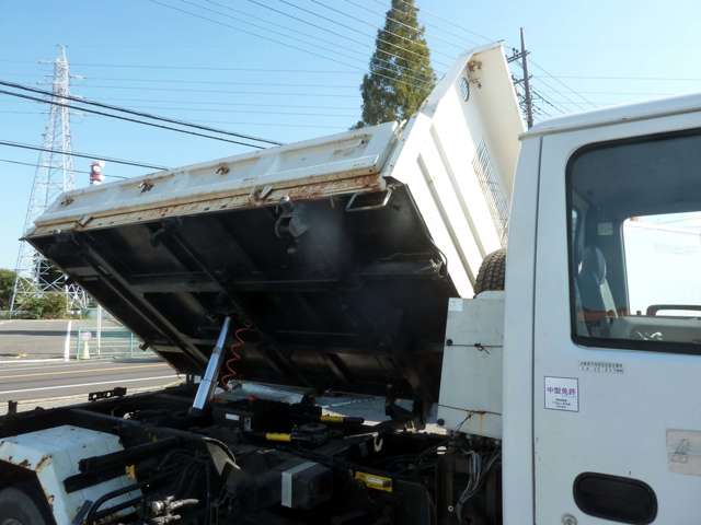 Isuzu Elf 4