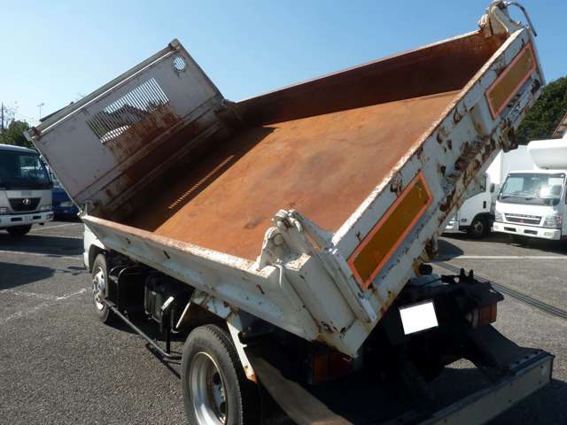 Isuzu Elf 7
