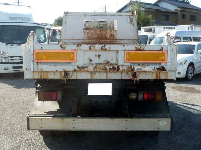 Isuzu Elf 8