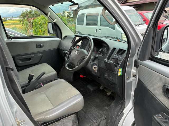 Toyota Light Ace Truck 5