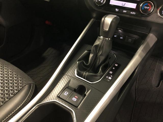 Daihatsu Rocky 12