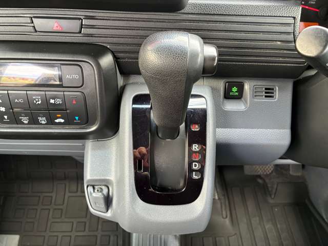 Honda N-VAN 11