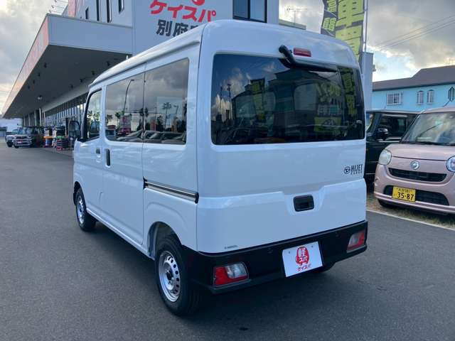 Daihatsu Hijet Cargo 8