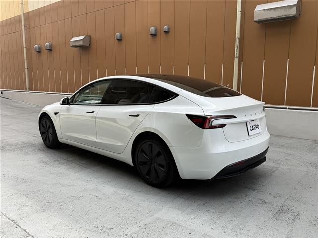 Tesla モデル3 10