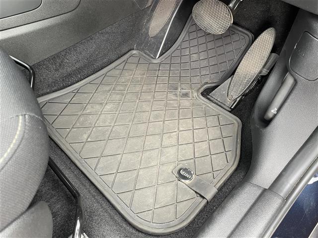 MINI Crossover 8